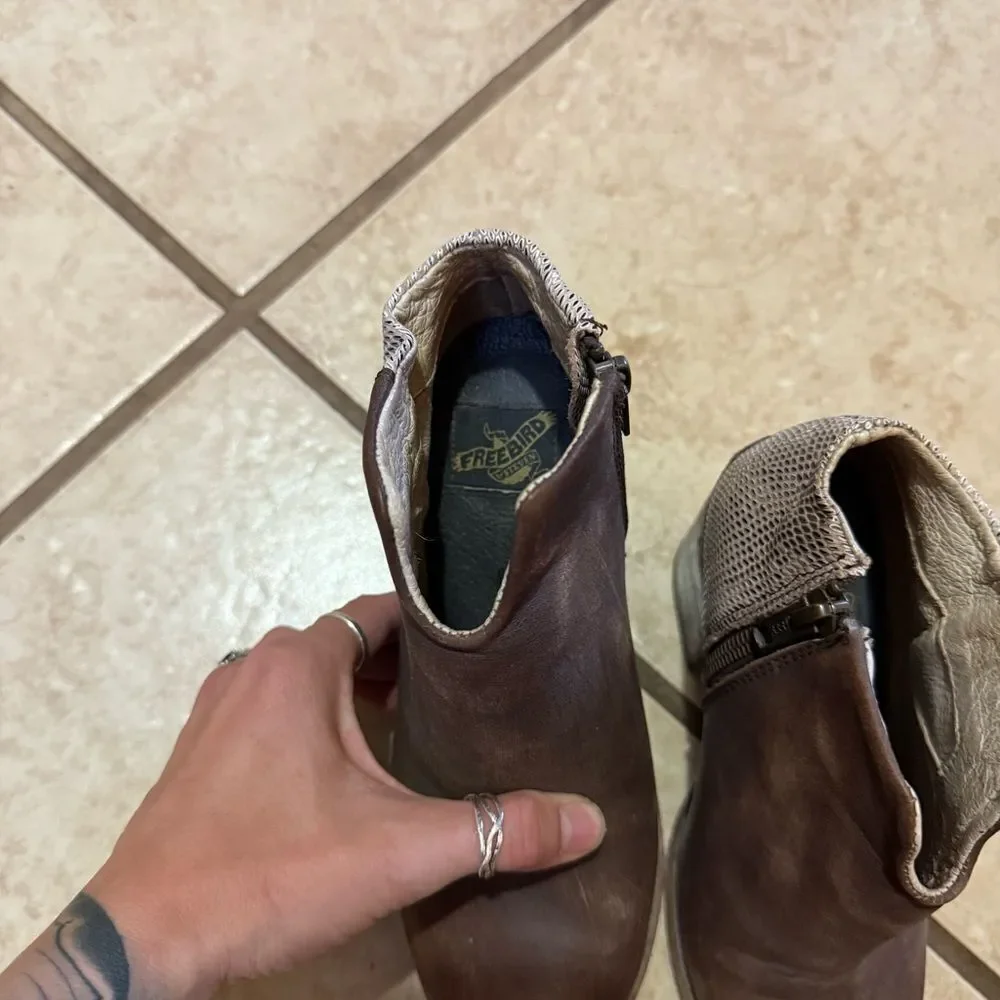 Freebird Darius heeled booties size 5